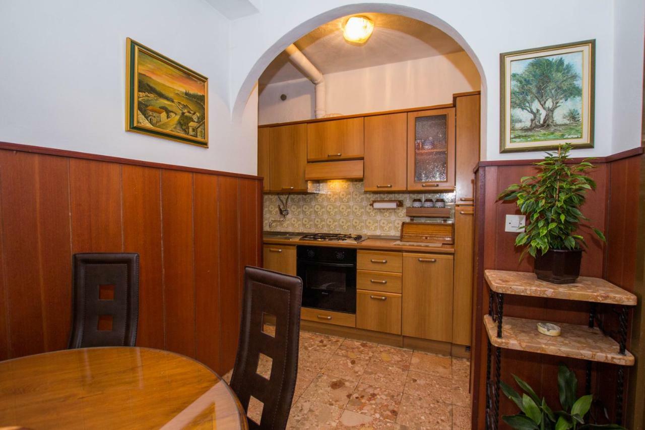 Apartment Cherie Трогір Екстер'єр фото