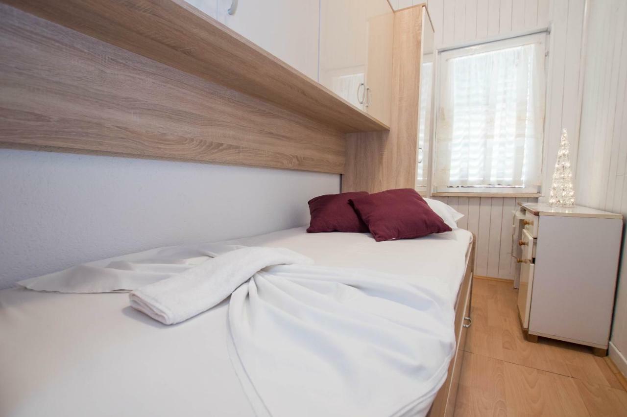 Apartment Cherie Трогір Екстер'єр фото